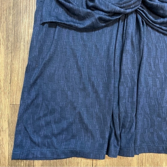Ann Taylor Sleeveless Navy Blue Draped Front V Neckline Top Shirt Casual Soft M - Picture 8 of 11